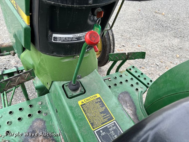 image for item EV3162 1998 John Deere 870 tractor