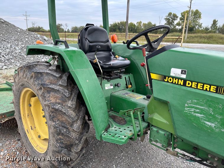 image for item EV3162 1998 John Deere 870 tractor