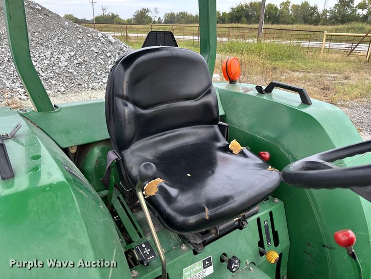 image for item EV3162 1998 John Deere 870 tractor