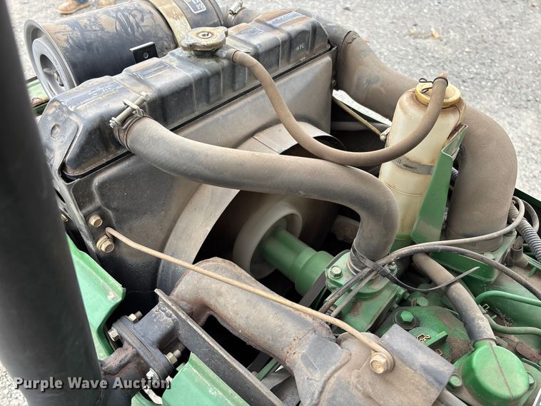 image for item EV3162 1998 John Deere 870 tractor