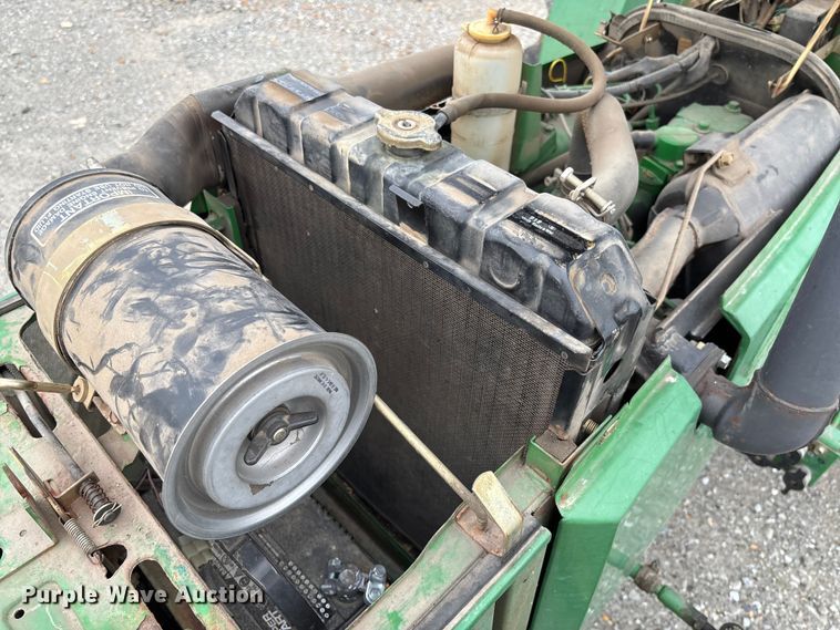 image for item EV3162 1998 John Deere 870 tractor