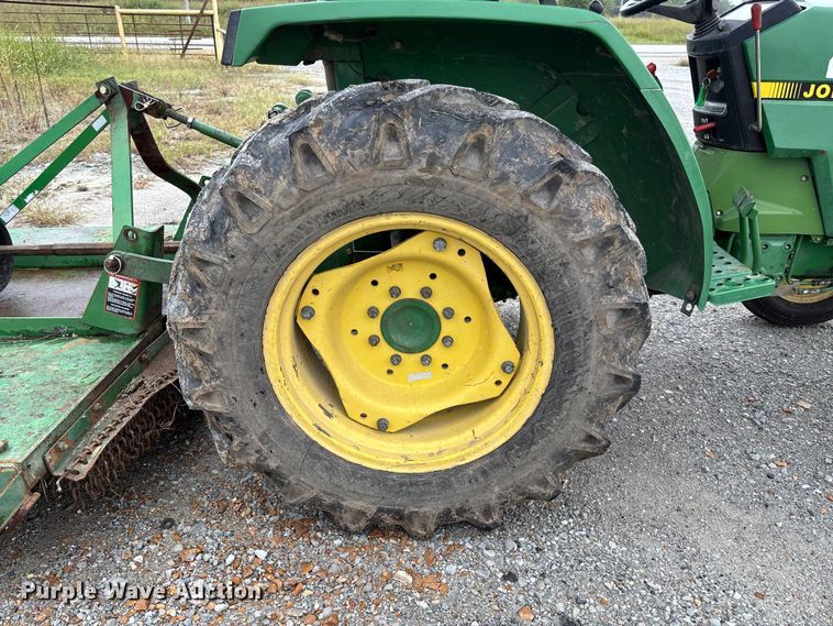 image for item EV3162 1998 John Deere 870 tractor