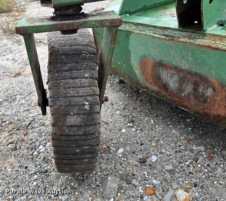 image for item EV3162 1998 John Deere 870 tractor