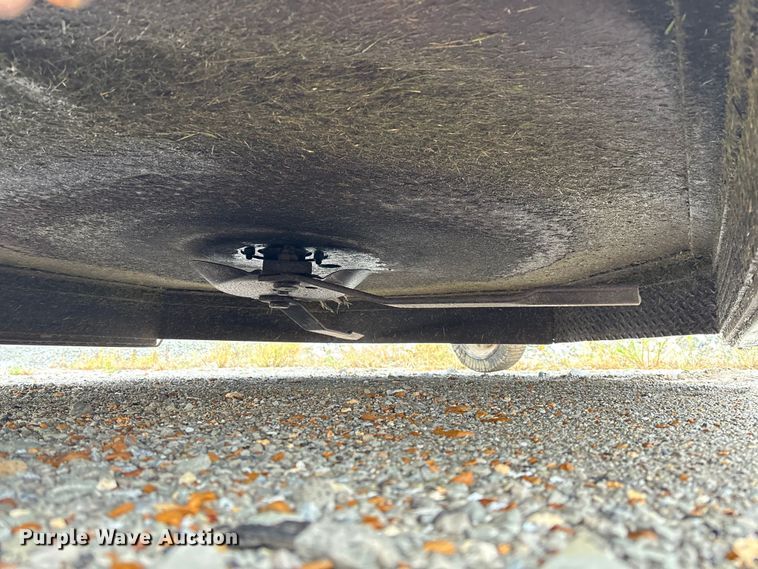 image for item EV3162 1998 John Deere 870 tractor