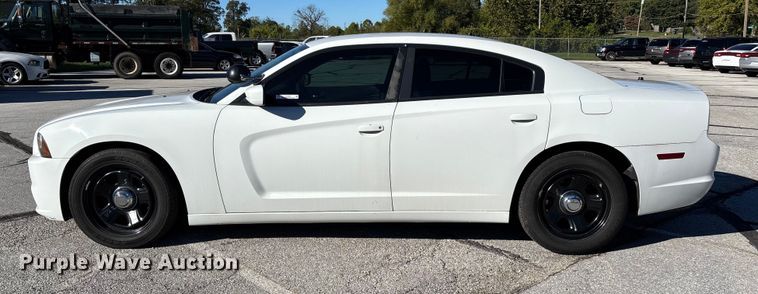 image for item EV3205 2012 Dodge Charger Police 