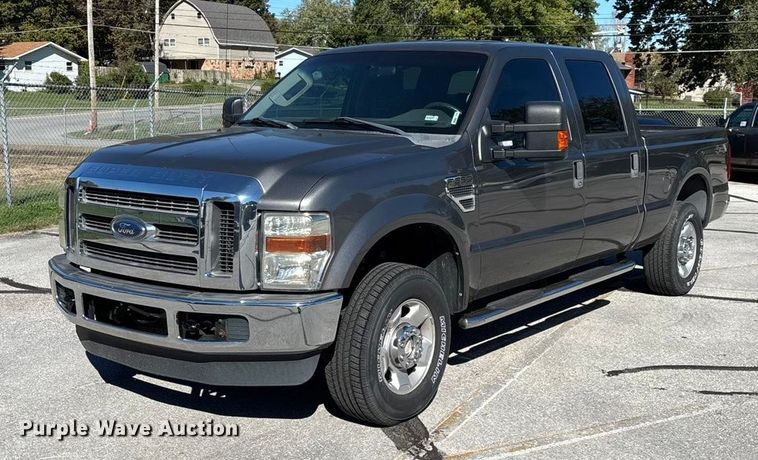 image for item EV3207 2010 Ford F250 Super Duty Crew Cab pickup truck