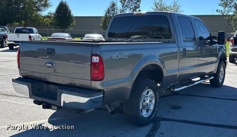 image for item EV3207 2010 Ford F250 Super Duty Crew Cab pickup truck
