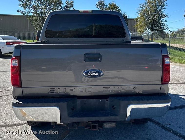 image for item EV3207 2010 Ford F250 Super Duty Crew Cab pickup truck