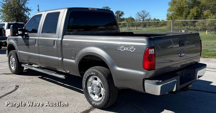 image for item EV3207 2010 Ford F250 Super Duty Crew Cab pickup truck