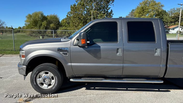 image for item EV3207 2010 Ford F250 Super Duty Crew Cab pickup truck