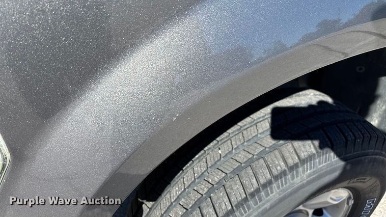 image for item EV3207 2010 Ford F250 Super Duty Crew Cab pickup truck