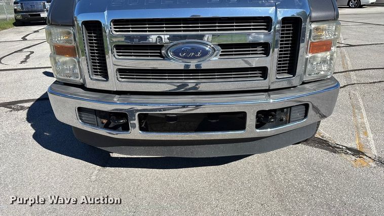 image for item EV3207 2010 Ford F250 Super Duty Crew Cab pickup truck