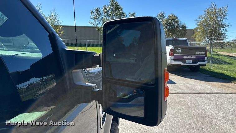 image for item EV3207 2010 Ford F250 Super Duty Crew Cab pickup truck