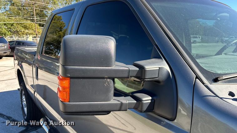 image for item EV3207 2010 Ford F250 Super Duty Crew Cab pickup truck