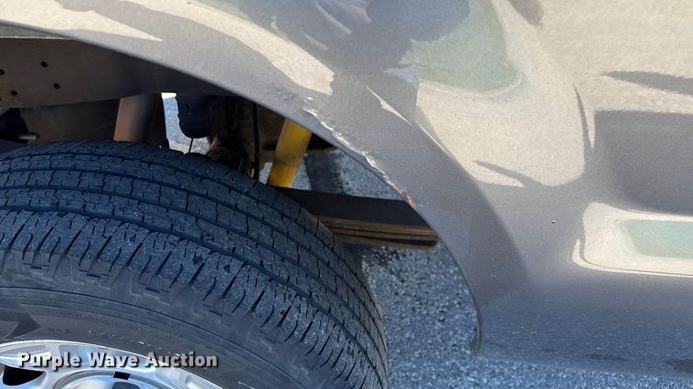 image for item EV3207 2010 Ford F250 Super Duty Crew Cab pickup truck