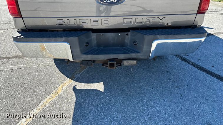 image for item EV3207 2010 Ford F250 Super Duty Crew Cab pickup truck