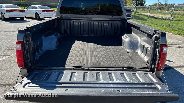 image for item EV3207 2010 Ford F250 Super Duty Crew Cab pickup truck