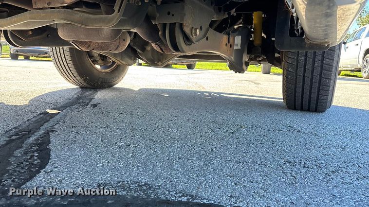 image for item EV3207 2010 Ford F250 Super Duty Crew Cab pickup truck