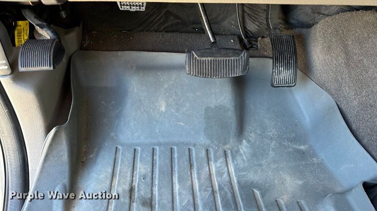 image for item EV3207 2010 Ford F250 Super Duty Crew Cab pickup truck