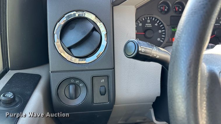 image for item EV3207 2010 Ford F250 Super Duty Crew Cab pickup truck