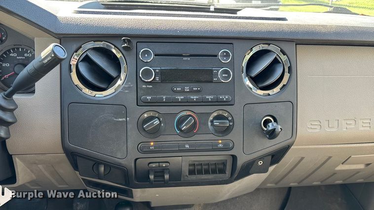image for item EV3207 2010 Ford F250 Super Duty Crew Cab pickup truck