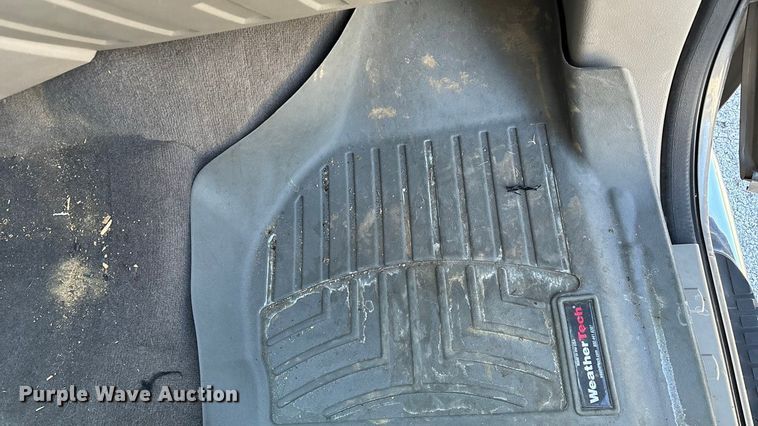 image for item EV3207 2010 Ford F250 Super Duty Crew Cab pickup truck