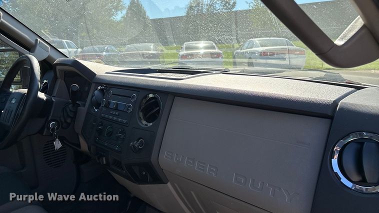 image for item EV3207 2010 Ford F250 Super Duty Crew Cab pickup truck