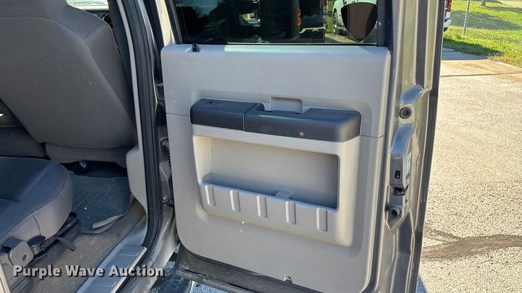 image for item EV3207 2010 Ford F250 Super Duty Crew Cab pickup truck