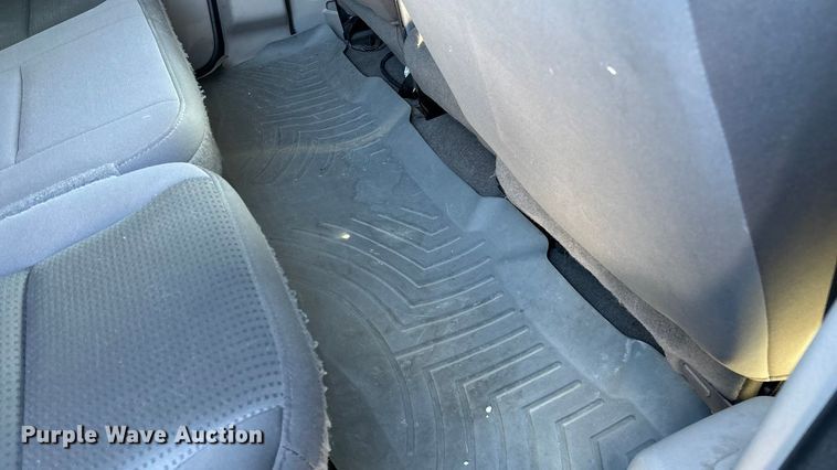 image for item EV3207 2010 Ford F250 Super Duty Crew Cab pickup truck