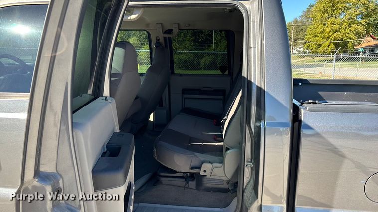 image for item EV3207 2010 Ford F250 Super Duty Crew Cab pickup truck