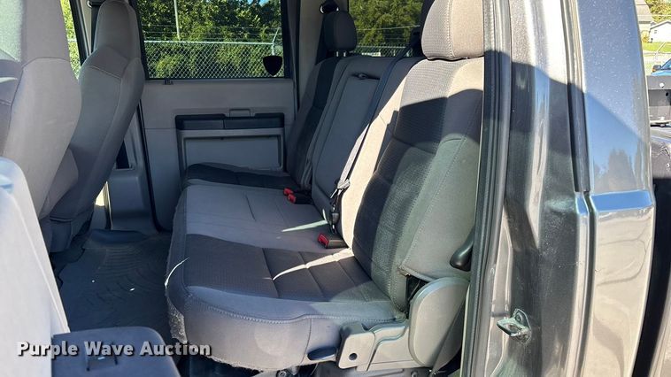 image for item EV3207 2010 Ford F250 Super Duty Crew Cab pickup truck