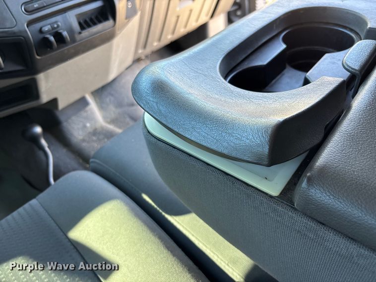 image for item EV3207 2010 Ford F250 Super Duty Crew Cab pickup truck