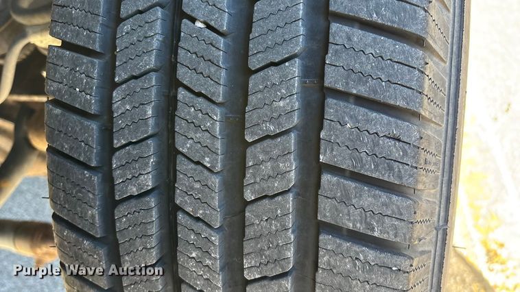 image for item EV3207 2010 Ford F250 Super Duty Crew Cab pickup truck