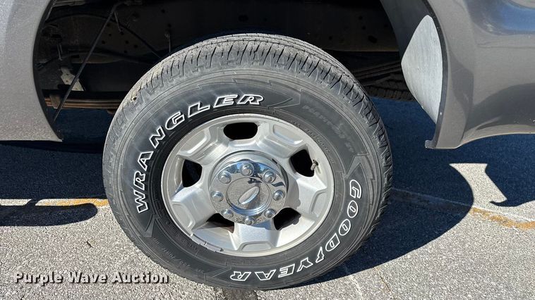 image for item EV3207 2010 Ford F250 Super Duty Crew Cab pickup truck