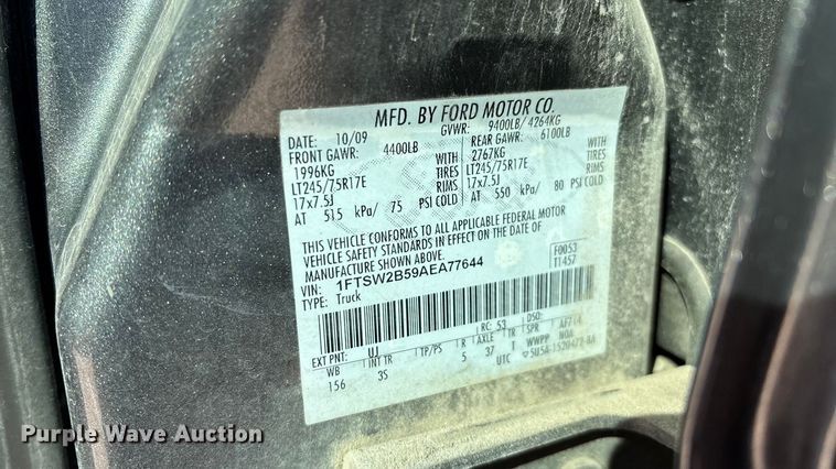 image for item EV3207 2010 Ford F250 Super Duty Crew Cab pickup truck