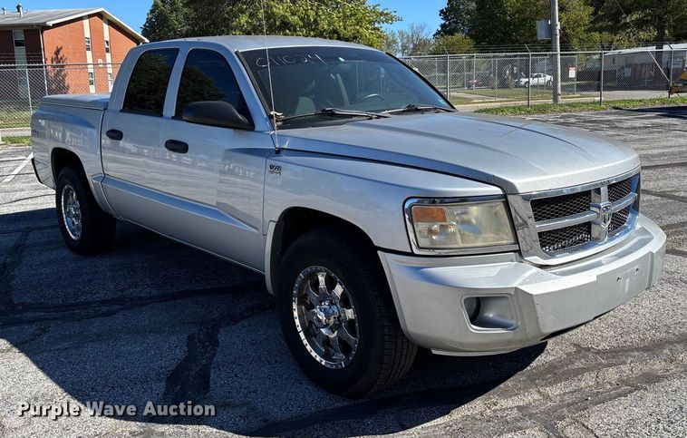 image for item EV3213 2010 Dodge Dakota Crew Cab pickup truck