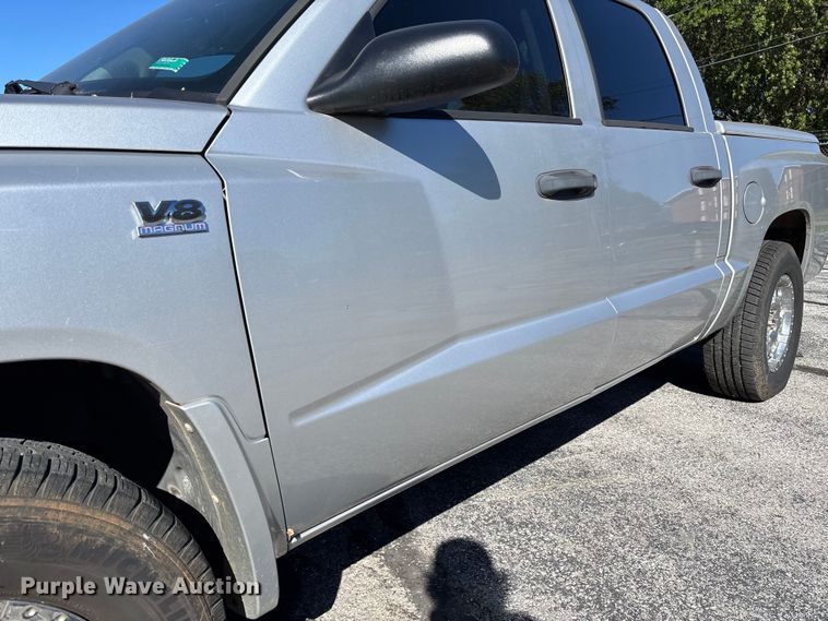 image for item EV3213 2010 Dodge Dakota Crew Cab pickup truck