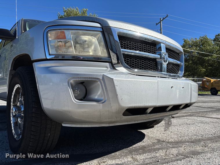 image for item EV3213 2010 Dodge Dakota Crew Cab pickup truck