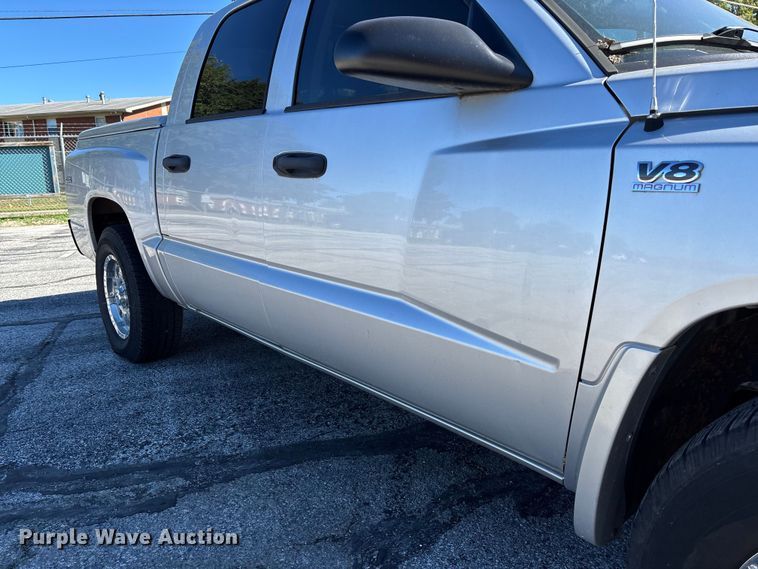 image for item EV3213 2010 Dodge Dakota Crew Cab pickup truck