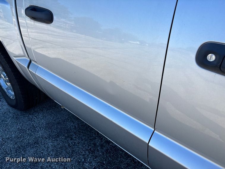 image for item EV3213 2010 Dodge Dakota Crew Cab pickup truck