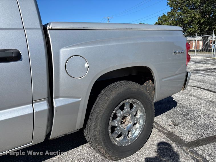 image for item EV3213 2010 Dodge Dakota Crew Cab pickup truck