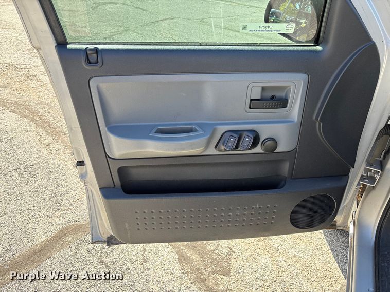 image for item EV3213 2010 Dodge Dakota Crew Cab pickup truck