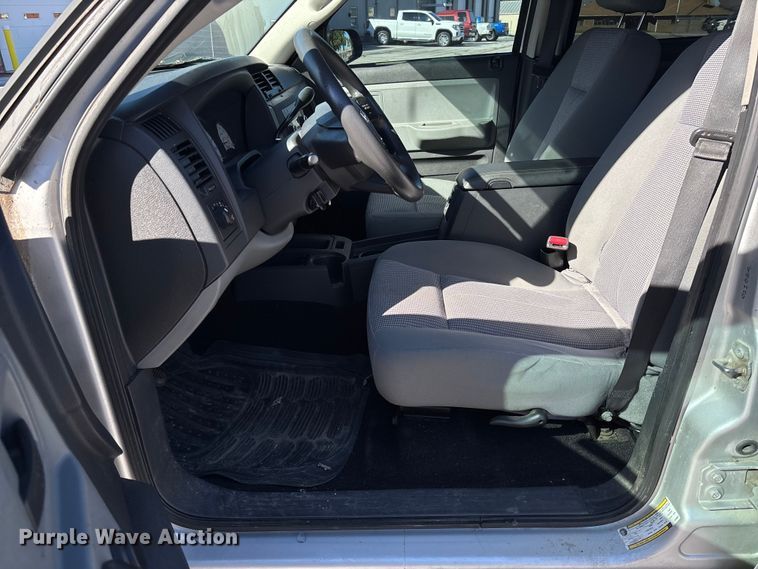 image for item EV3213 2010 Dodge Dakota Crew Cab pickup truck