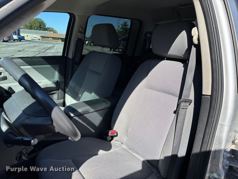 image for item EV3213 2010 Dodge Dakota Crew Cab pickup truck