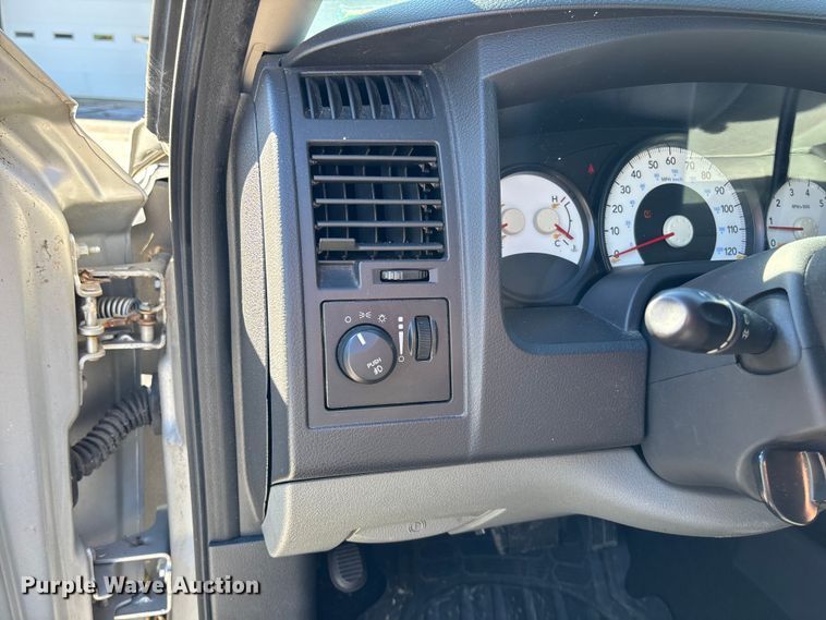 image for item EV3213 2010 Dodge Dakota Crew Cab pickup truck