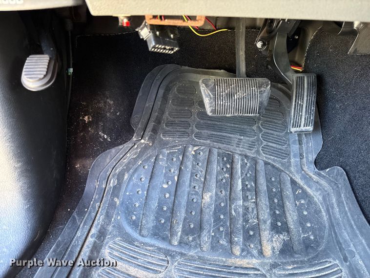 image for item EV3213 2010 Dodge Dakota Crew Cab pickup truck