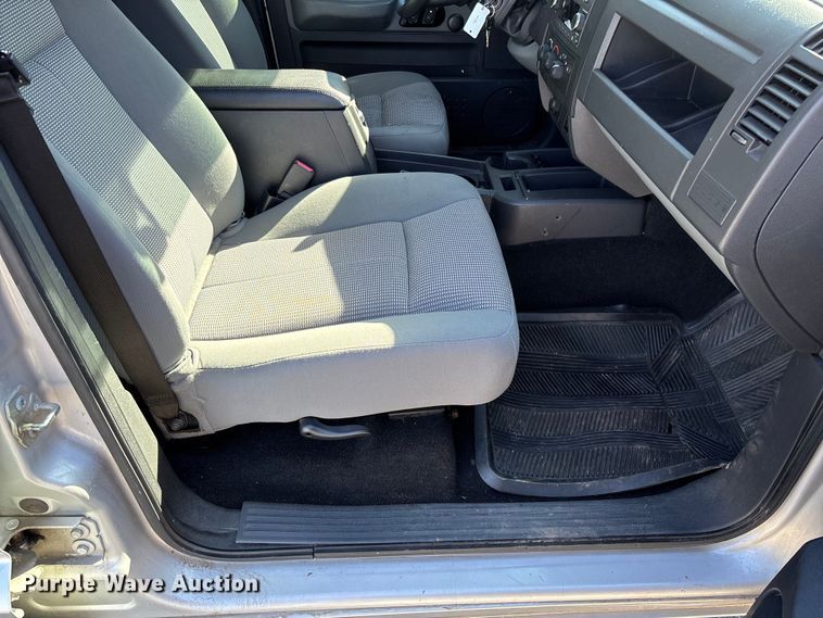 image for item EV3213 2010 Dodge Dakota Crew Cab pickup truck