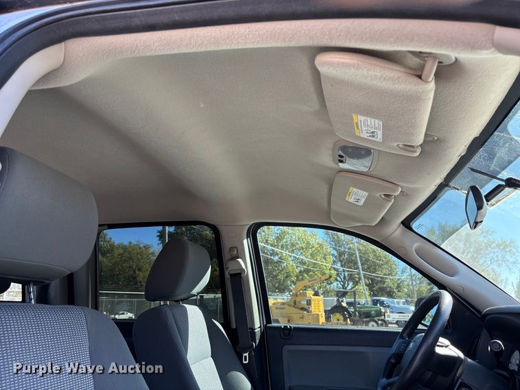 image for item EV3213 2010 Dodge Dakota Crew Cab pickup truck