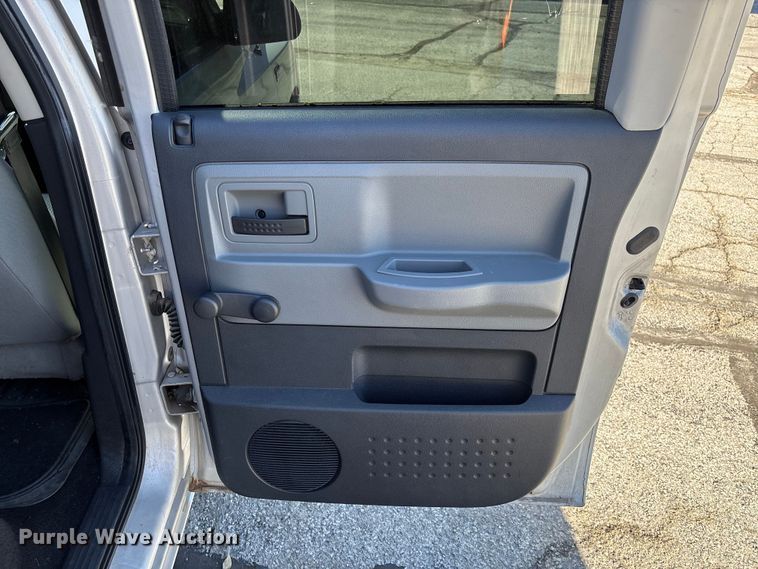 image for item EV3213 2010 Dodge Dakota Crew Cab pickup truck