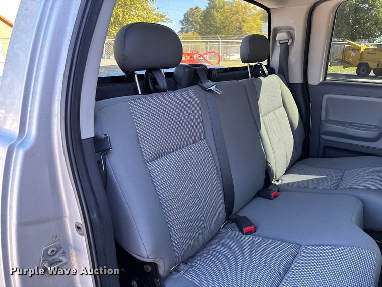 image for item EV3213 2010 Dodge Dakota Crew Cab pickup truck